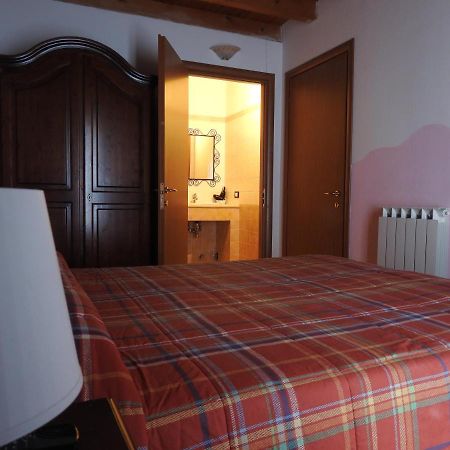 Affittacamere "La Lanterna Delle Fate" Borghetto di Vara Extérieur photo